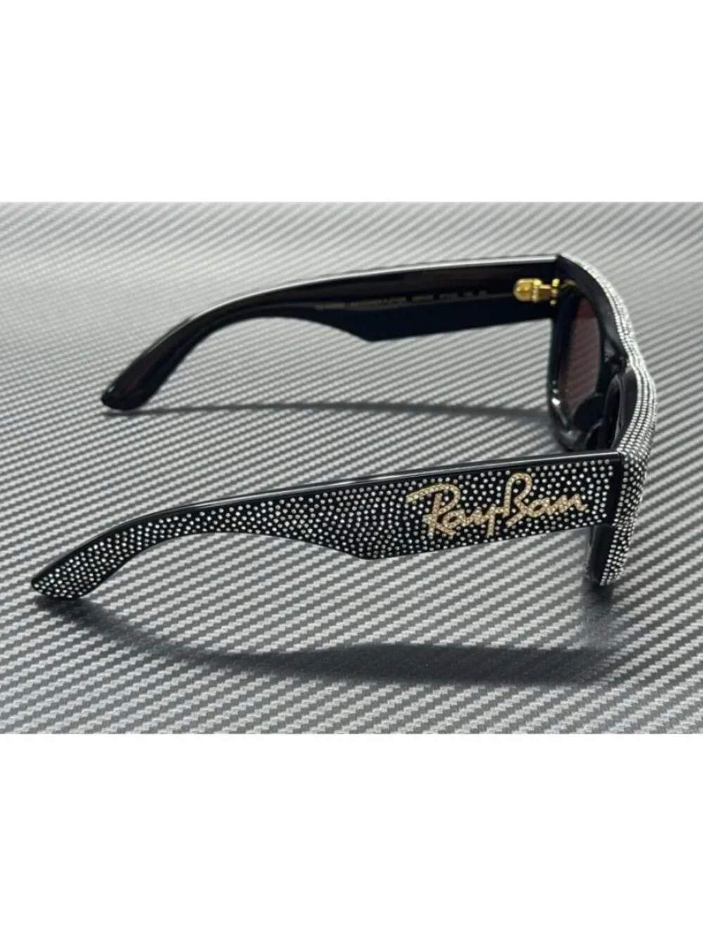 New Ray-Ban Men Black Sunglasses 47-23-145